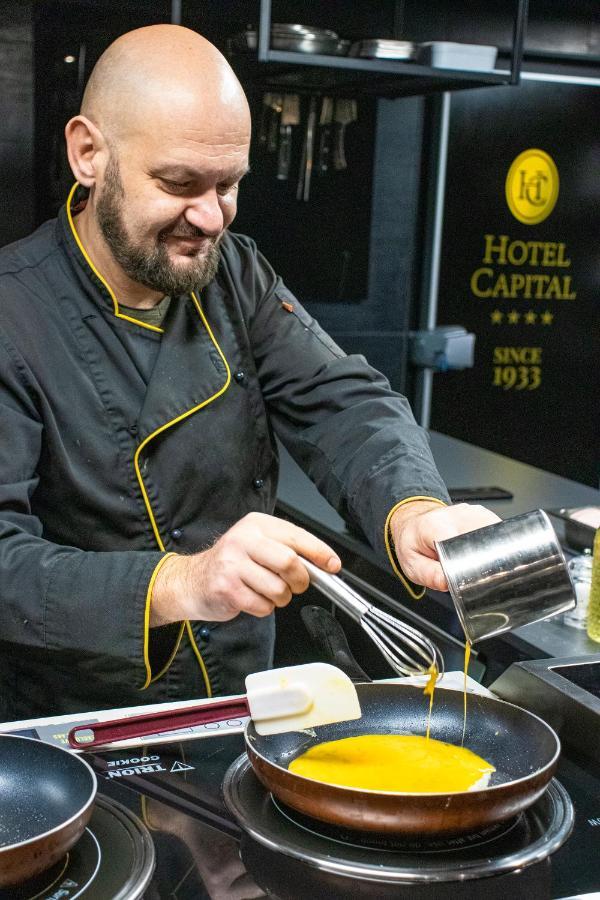 Hotel Capital With Private Wellness ニトラ エクステリア 写真