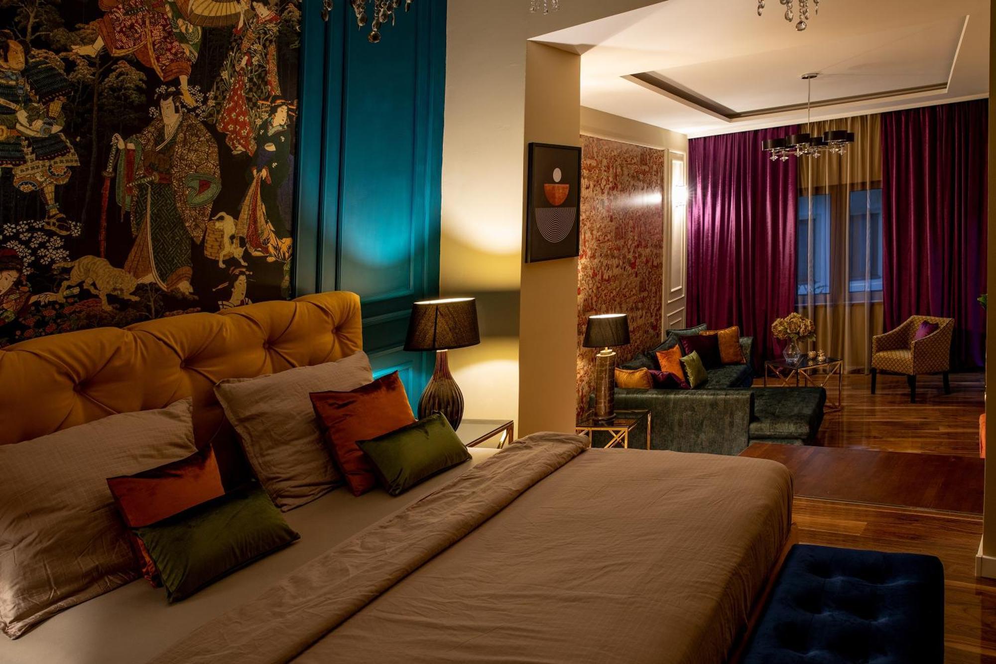 Hotel Capital With Private Wellness ニトラ エクステリア 写真